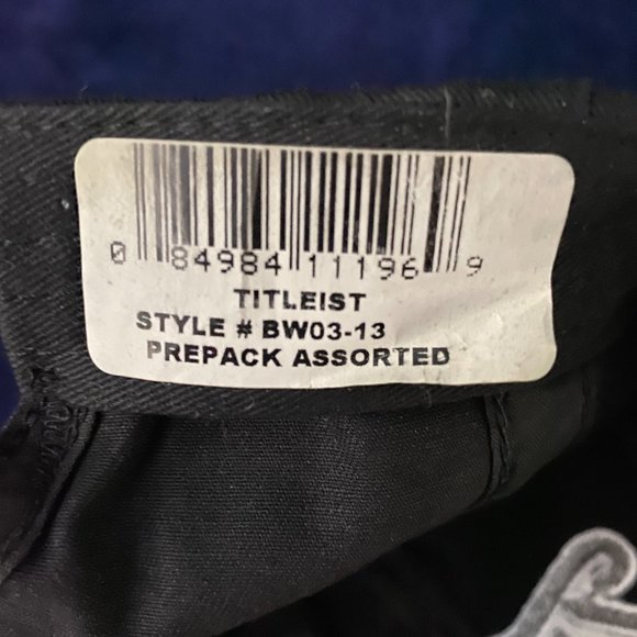 New, Titleist Golf Adjustable Strap Hat - Picture 7 of 7